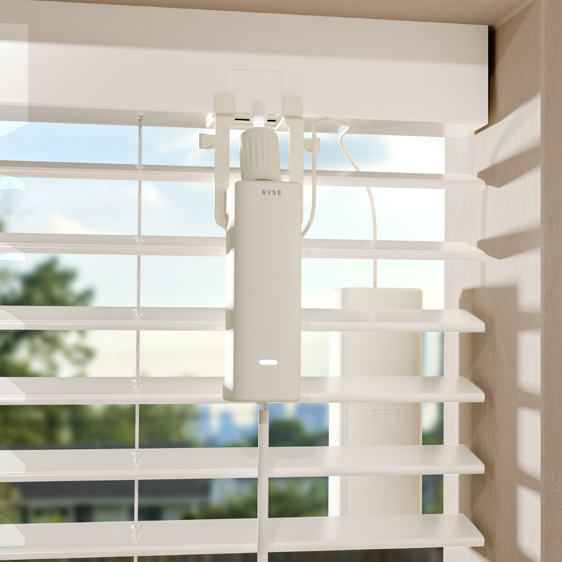 RYSE SmartBlind on horizontal blinds